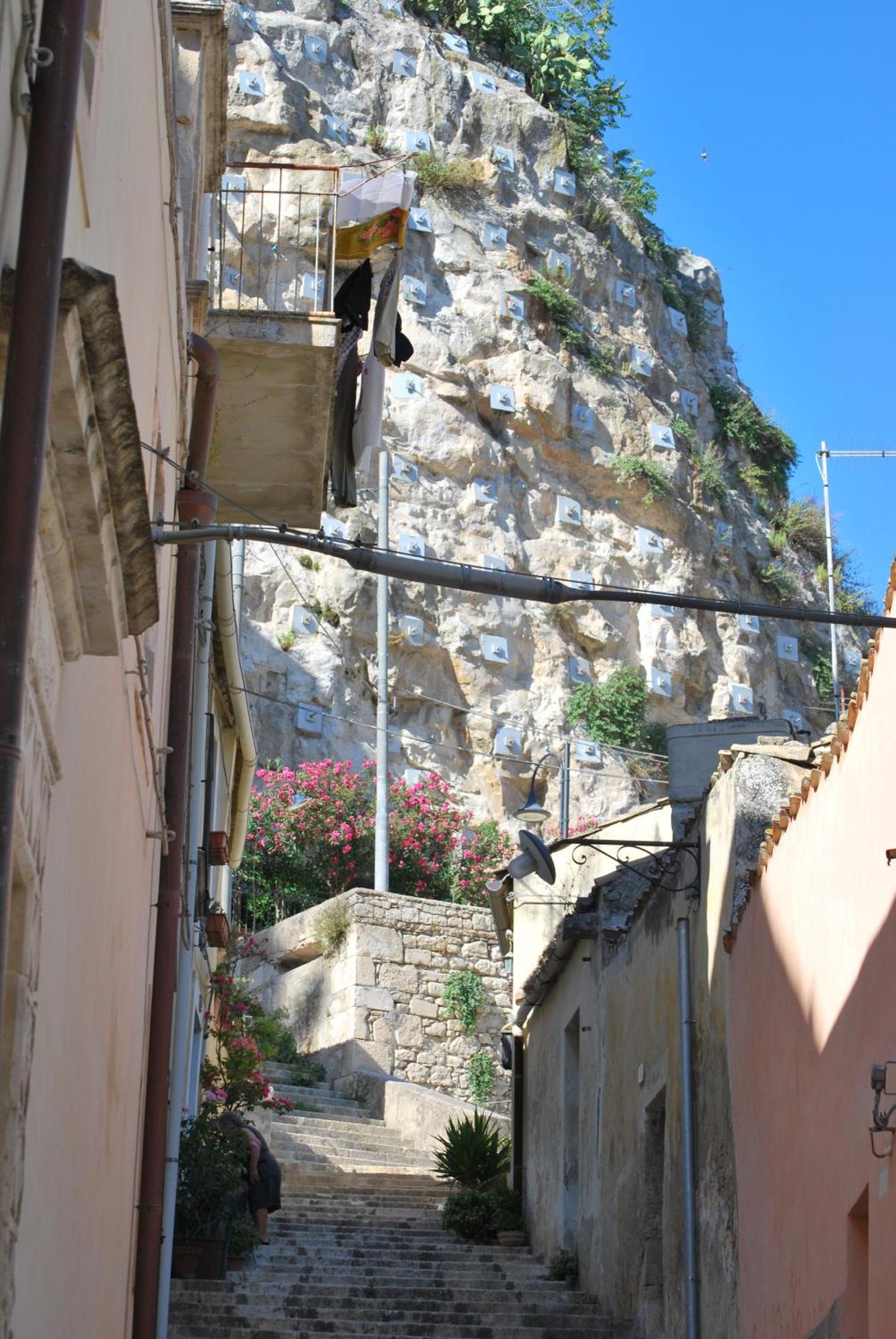 A Casa Di Grazia Bed & Breakfast Ragusa Dış mekan fotoğraf